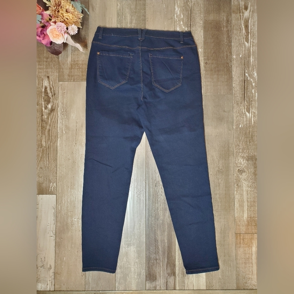 Curve Appeal Dark Wash High-Rise Essential Skinny Jeans Women's Size 14/32 NWOT - Picture 4 of 16